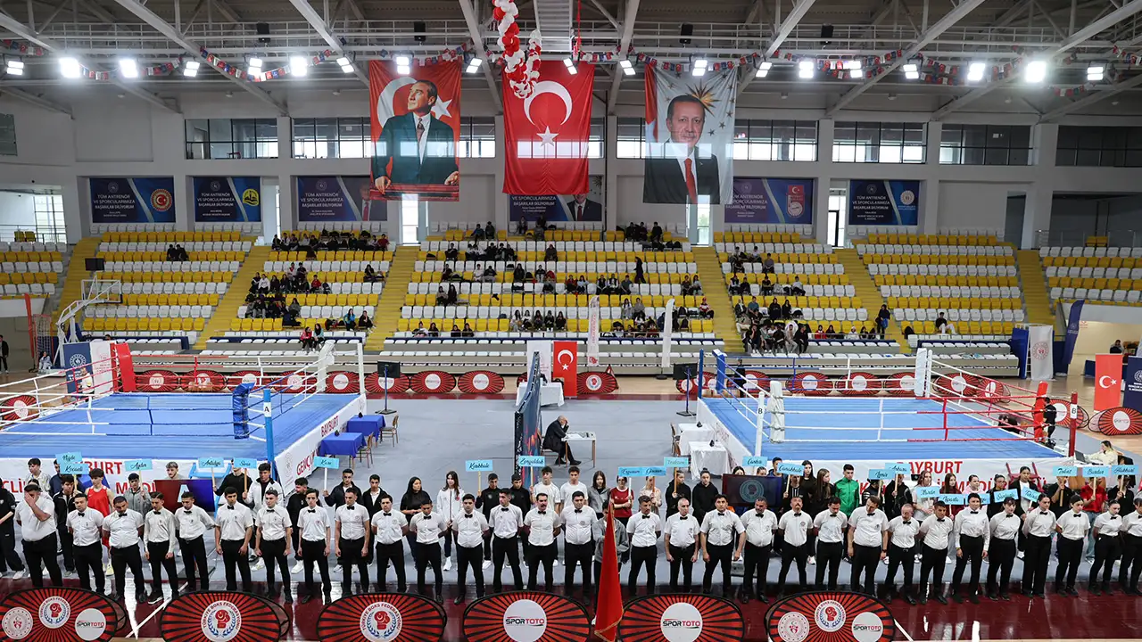 Bayburt’ta Gençler B Türkiye Boks Şampiyonası başladı