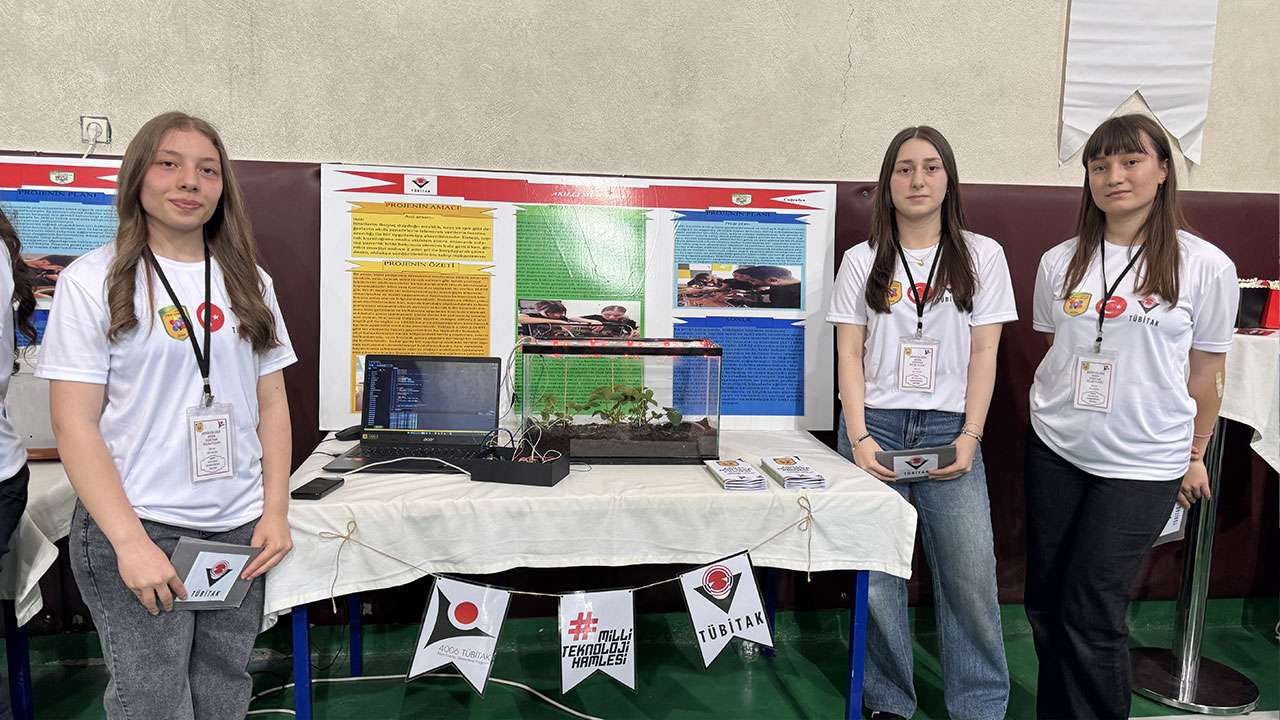 Artvin Fen Lisesi’nde 19 projenin yer aldığı bilim fuarı açıldı