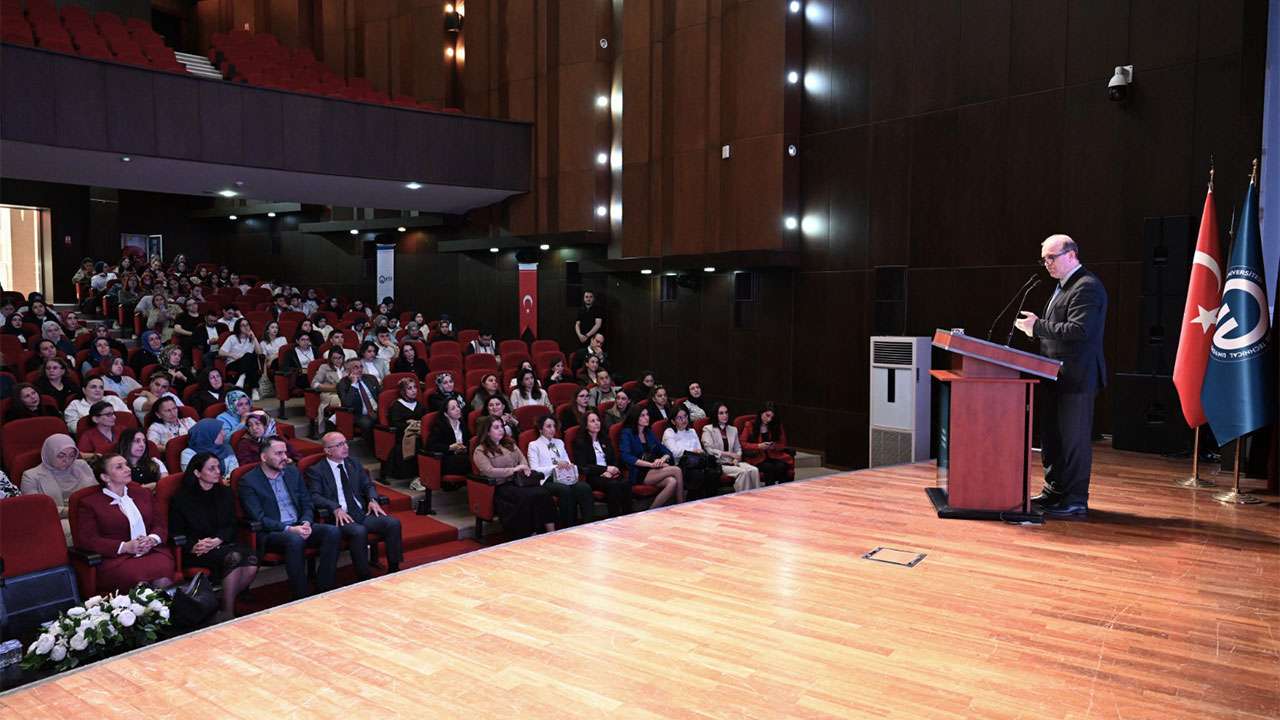 Trabzon’da Hemşirelik Haftası programı gerçekleştirildi