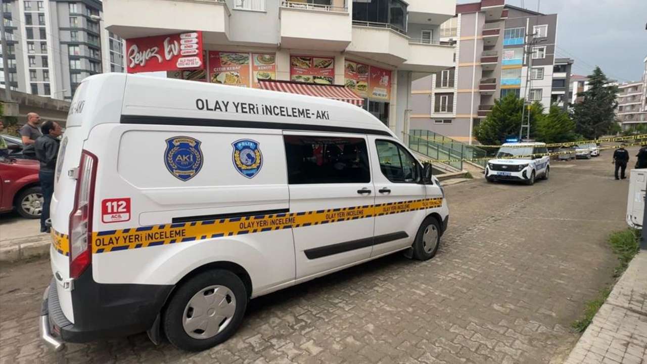 Kadın 4’üncü kattan beton zemine düştü! Durumu ağır