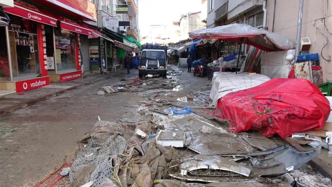 Samsun’u sel vurdu! Afetin boyutu gün ağarınca ortaya çıktı