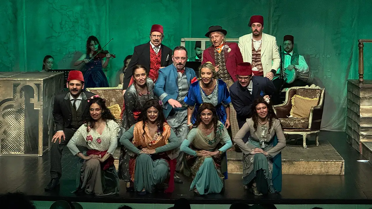 Trabzon Tiyatro Festivali’nde iki oyun sanatseverlerle buluştu
