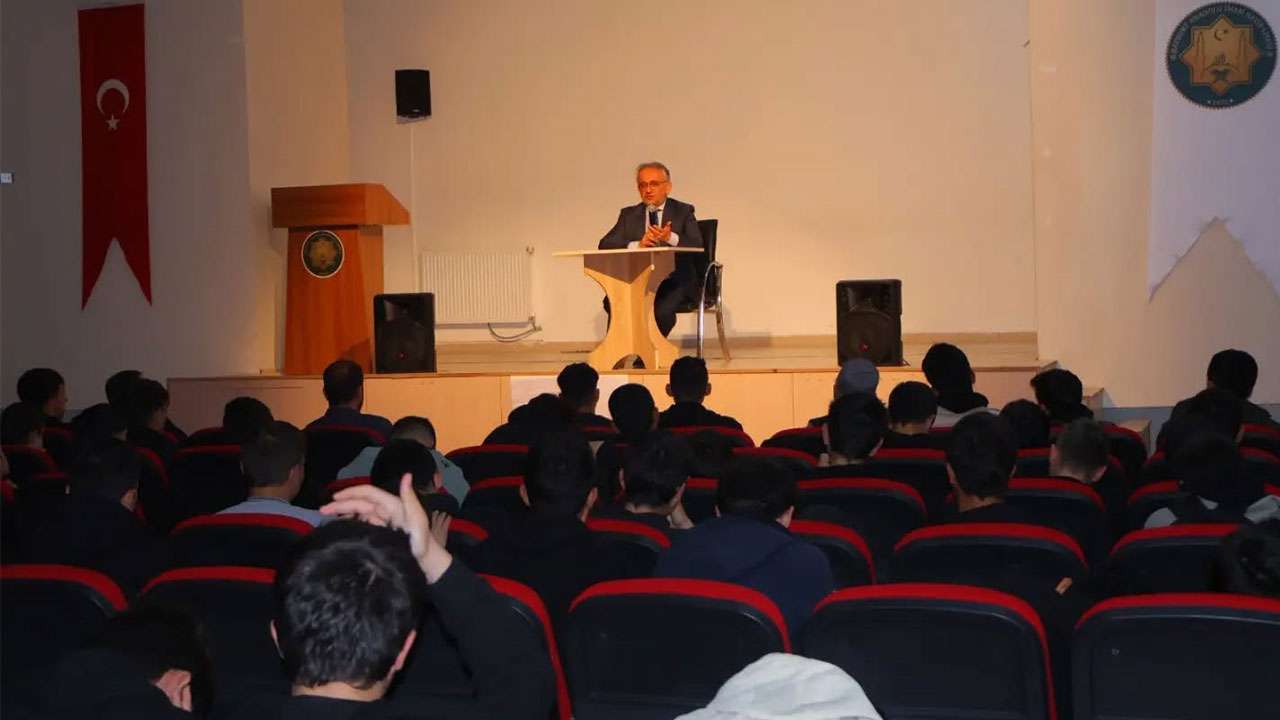 Bayburt’ta öğrencilere mahremiyet ve estetik bilinci anlatıldı