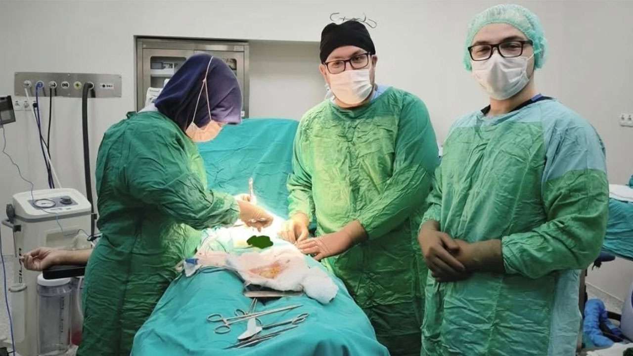 Bayburt’ta iki hastanın mesanesinden 27 taş çıkarıldı