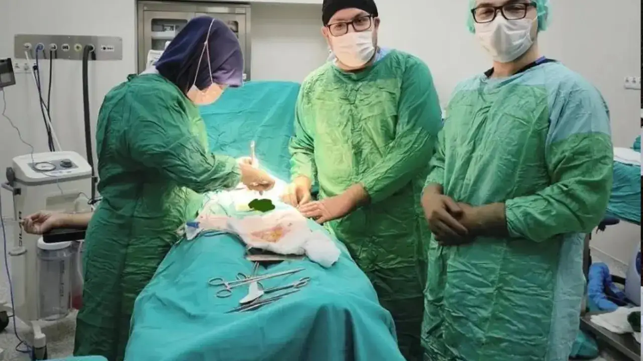 Bayburt’ta iki hastanın mesanesinden 27 taş çıkarıldı