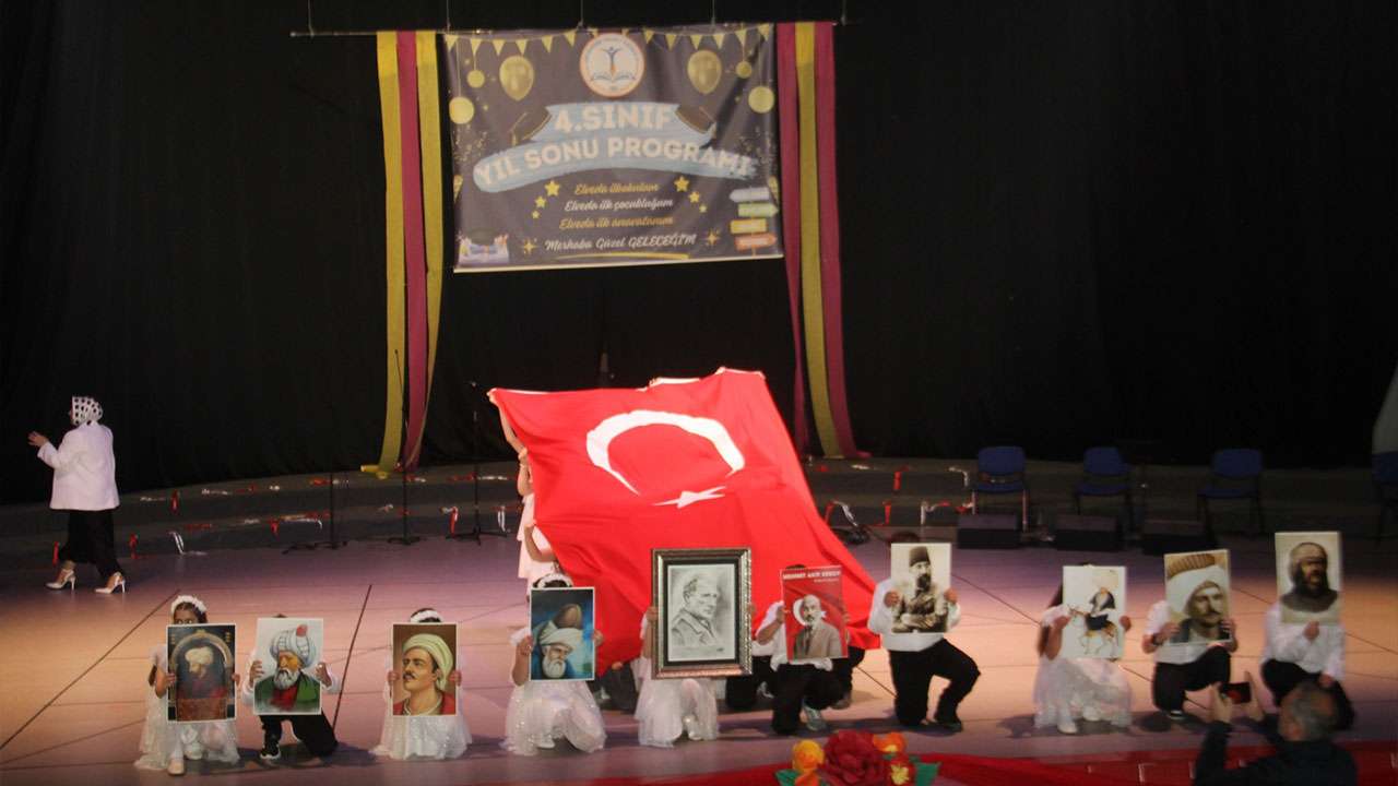 Trabzon Ticaret İlkokulu’ndan yıl sonu programına yoğun ilgi