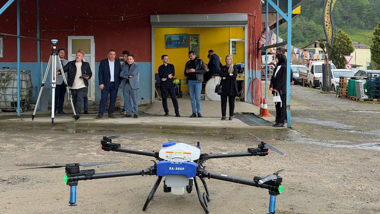 Çay tarımında Hayrat’ta dron eğitim programı başladı