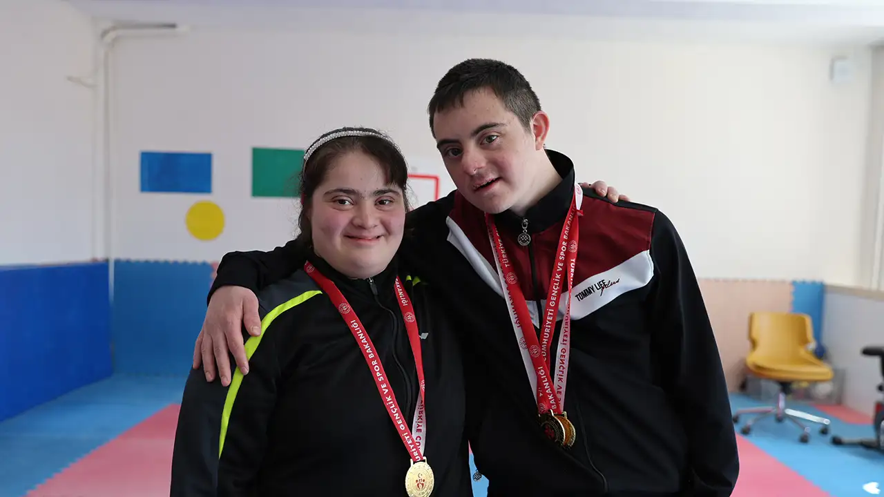 Bayburtlu özel sporculardan Türkiye şampiyonluğunda çifte başarı