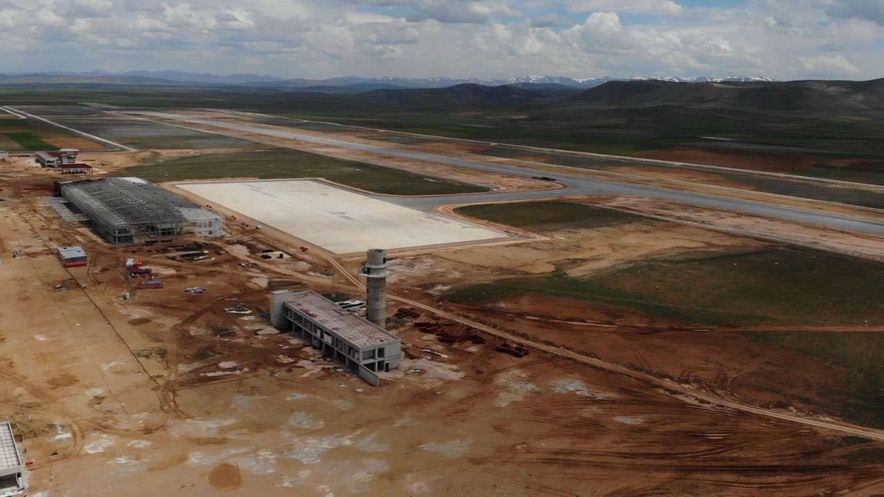 Gümüşhane-Bayburt Havalimanı açılış için ay sayıyor