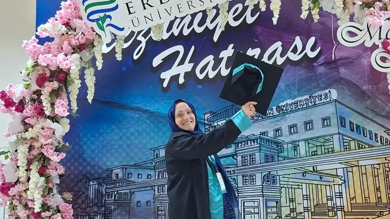 Kanseri yendi, üniversite hayalini gerçekleştirdi