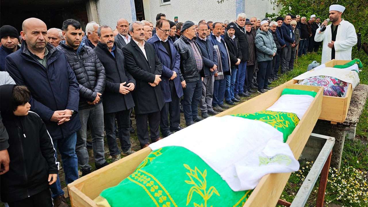 Bölgemizde acı tesadüf! Anne ve oğlu yan yana defnedildi