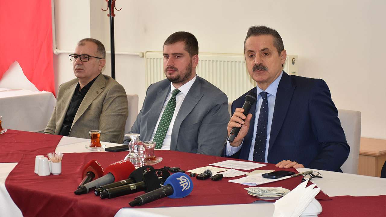 Artvin’de yatırımlar masaya yatırıldı 360 kilometre yol