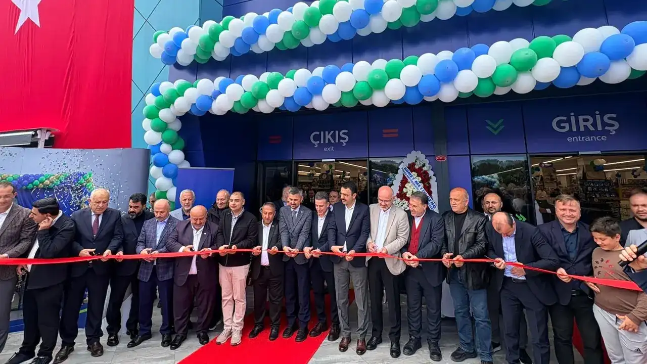 Trabzon’da dev açılış! Güntaş Mega 16. şubesini hizmete sundu