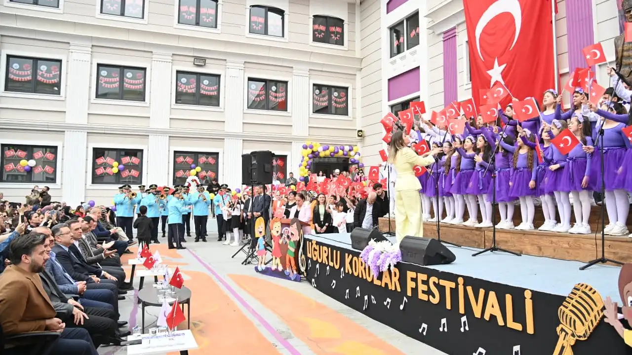Trabzon’da 600 öğrencinin sahne aldığı festival büyük ilgi gördü