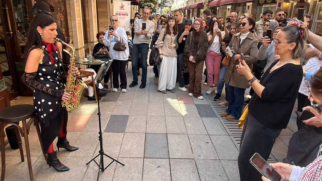 Ordu’da caz rüzgarı sokaklara taşındı