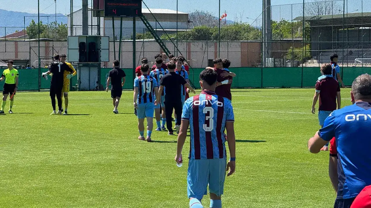 Trabzonspor U19 sezonu galibiyetle kapattı!