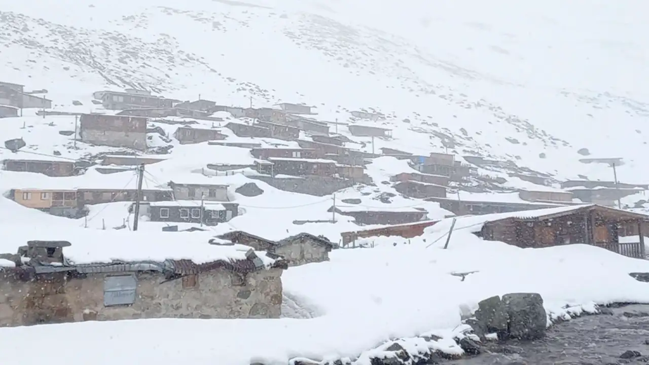 Rize yaylaları mayıs ayında yeniden beyaza büründü