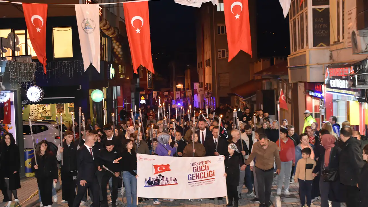 Artvin ve Ordu’da 19 Mayıs yürüyüşlerle kutlandı