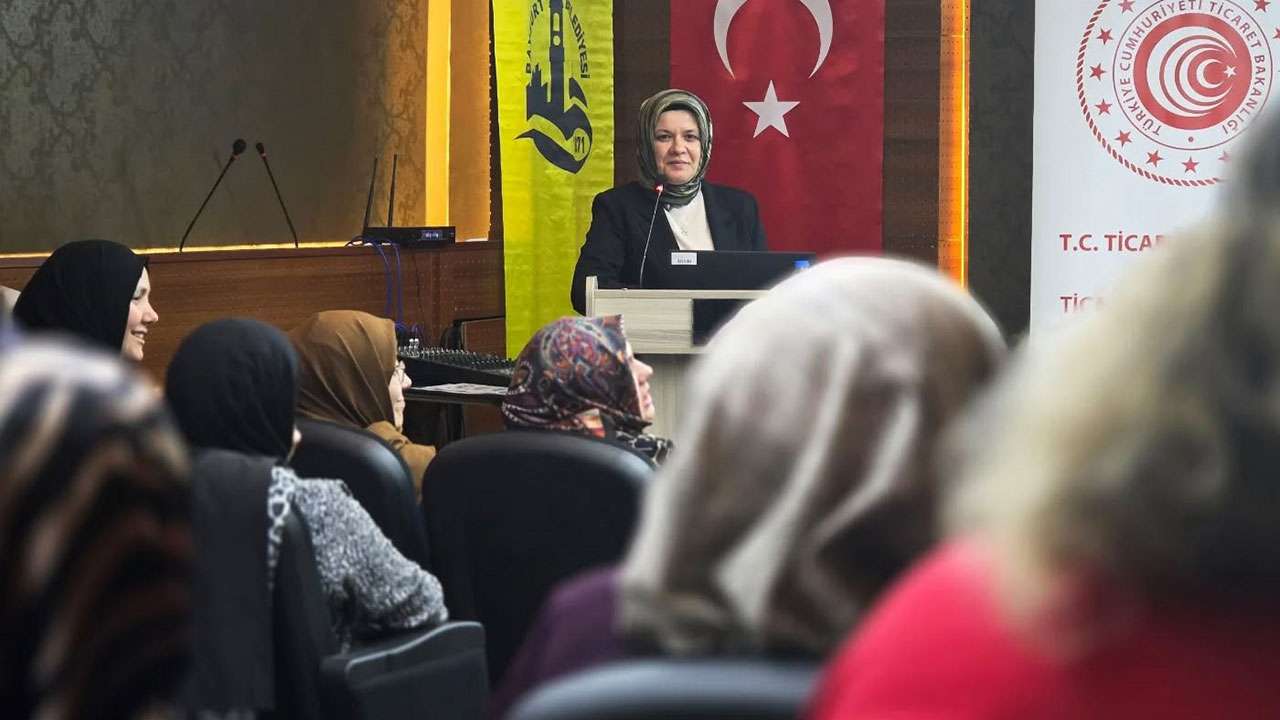 Bayburt’ta kadınlara kooperatifçilik eğitimi verildi