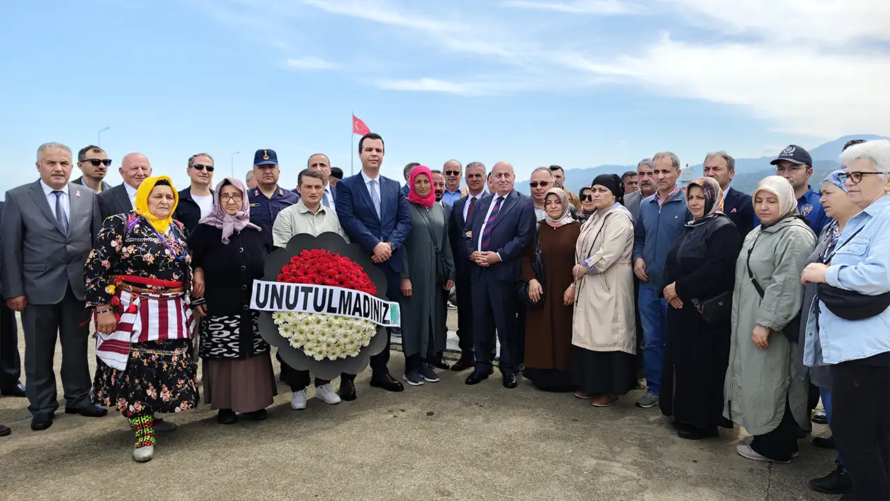 Beşikdüzü’ndeki deniz faciasında hayatını kaybeden 38 kişi anıldı