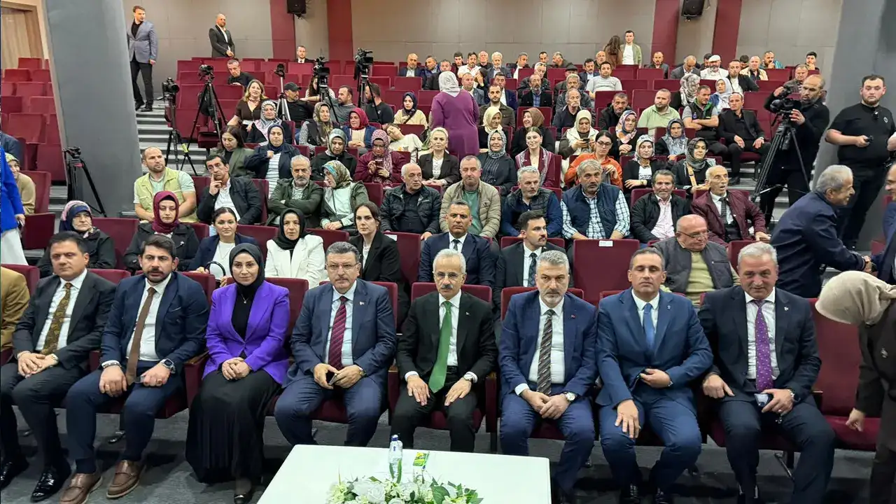 AK Parti Yomra İlçe danışma Meclisi gerçekleştirildi! “260 milyar TL yatırım yaptık”