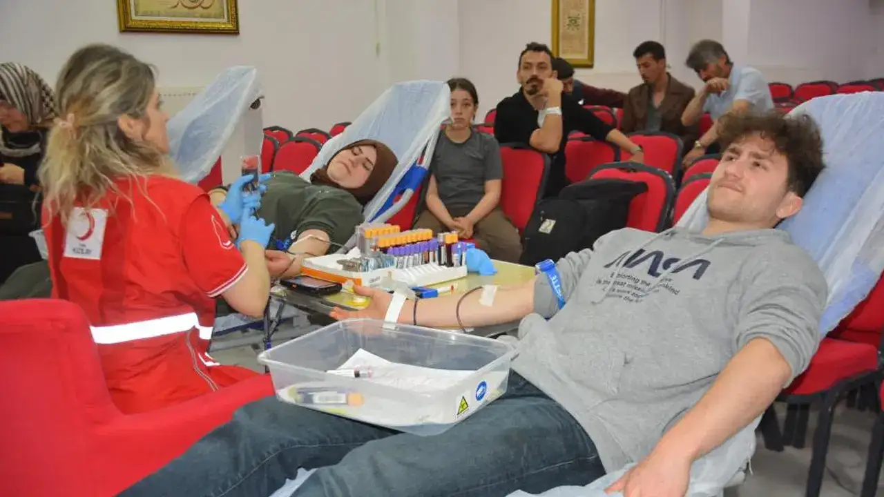 Ünye’de örnek kampanya! Öğrenciler 127 ünite kan topladı