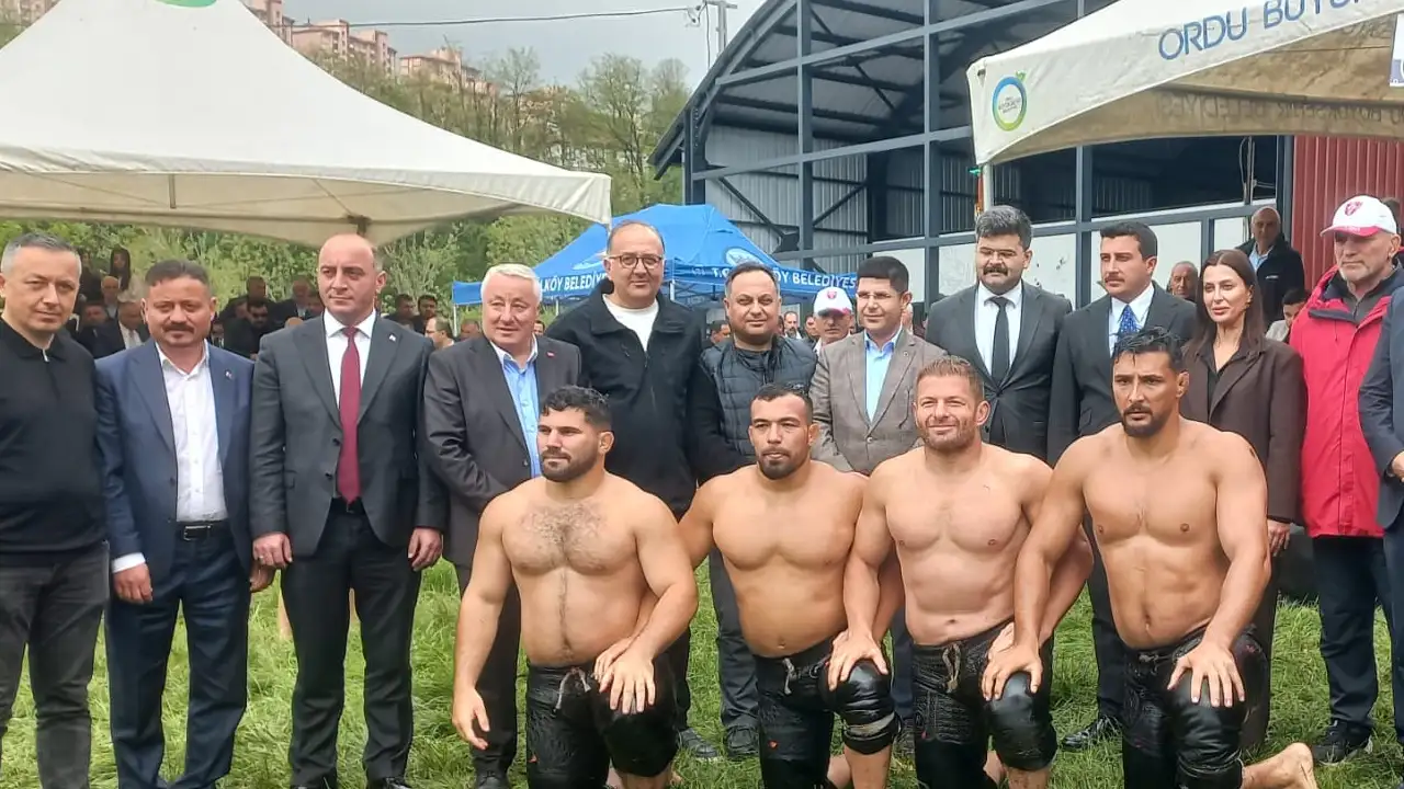 Gölköy Yağlı Güreşleri’nde başpehlivan İsmail Balaban oldu