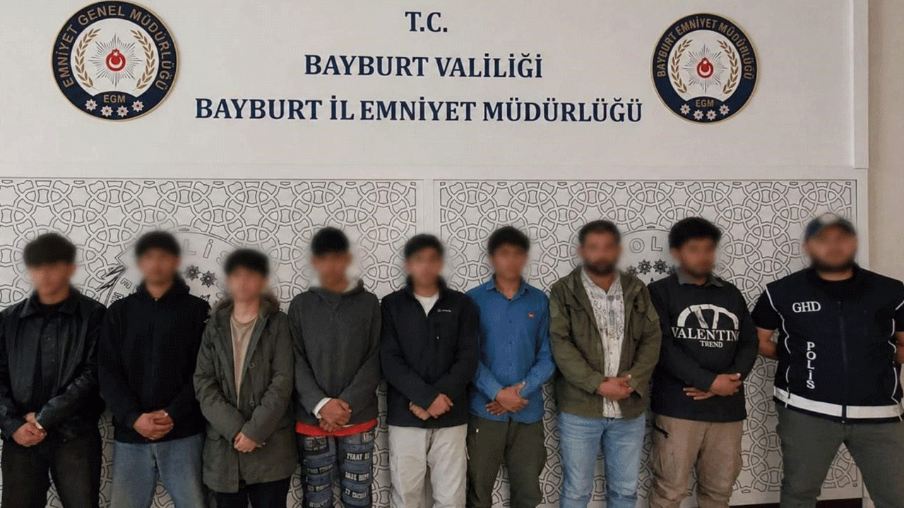 Bayburt’ta 8 düzensiz göçmen yakalandı 1 şüpheli tutuklandı