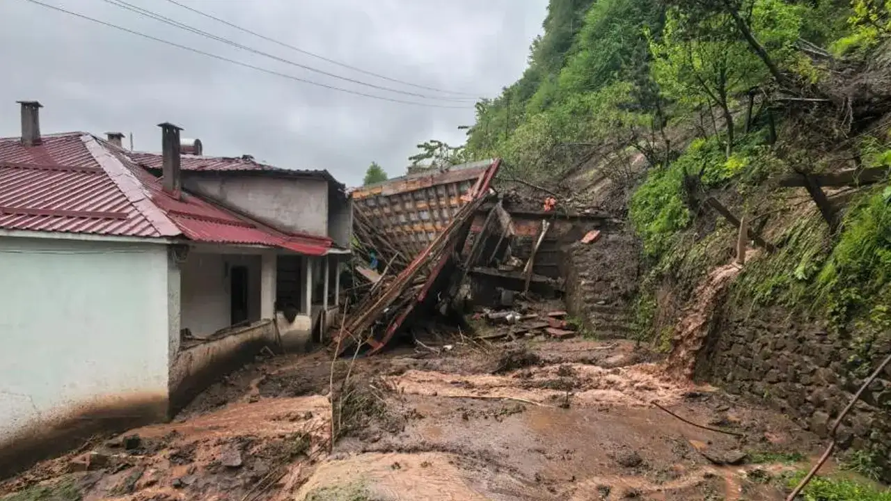 Ordu’da sel felaketi! Evin içinden şelale gibi aktı