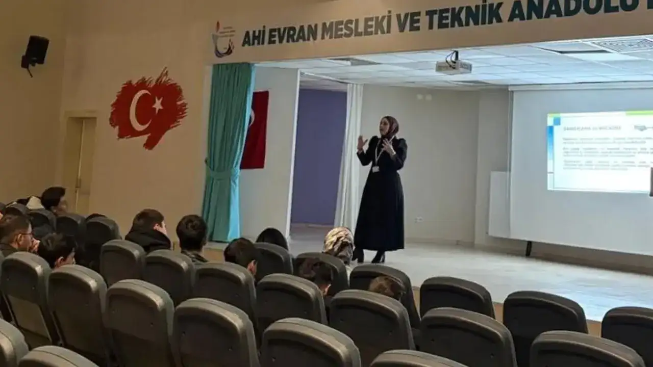 Bayburt’ta lise öğrencilerine ruh sağlığı eğitimi verildi