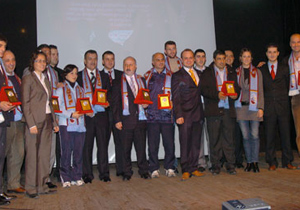 Taraftar ödülleri dağıttı