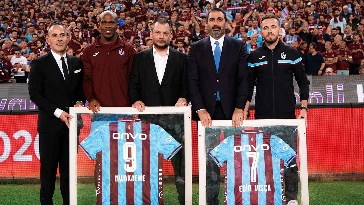Trabzonspor’dan Visca ve Nwakaeme’ye teşekkür plaketi