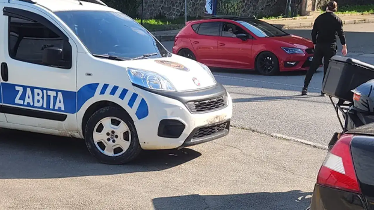 Araklı’da trafik kazası! Zabıta aracı ile motokurye çarpıştı