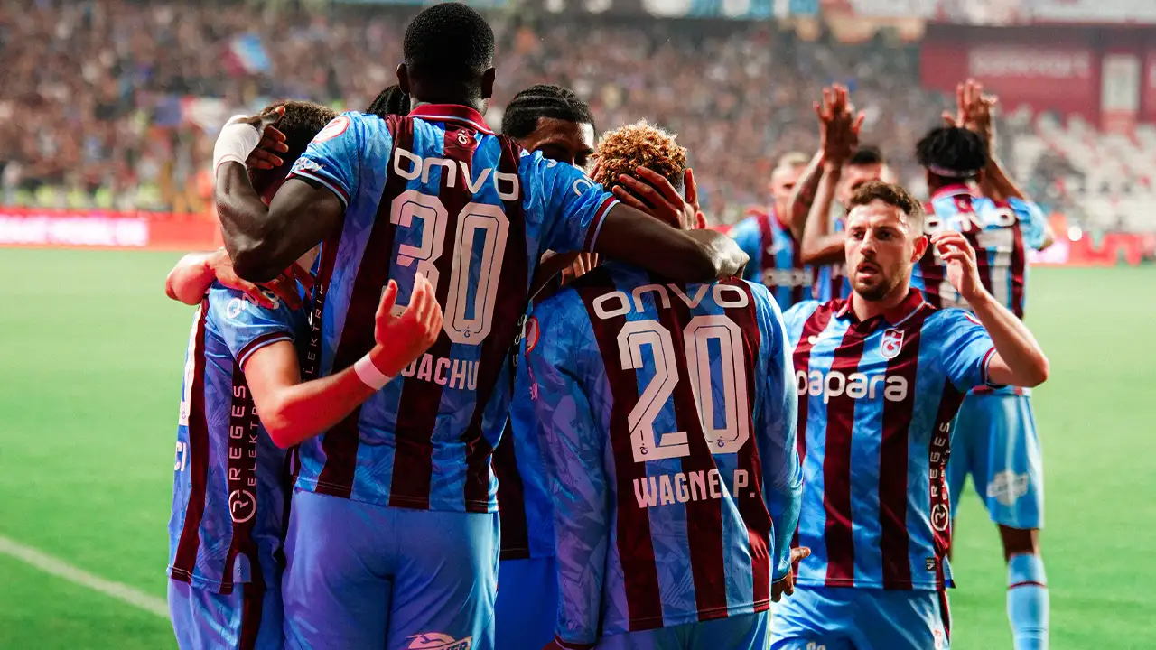 Bakan Uraloğlu Trabzonspor’u kutladı!