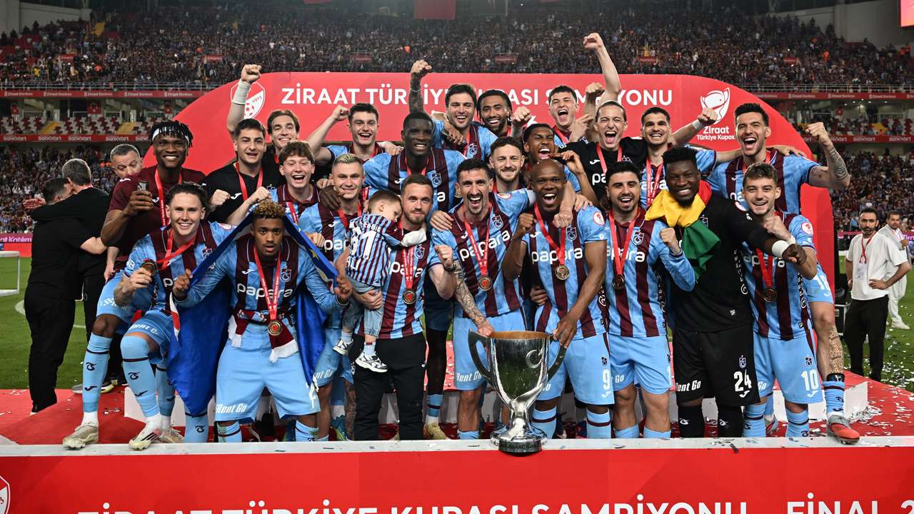 Trabzonspor’da kalacaklar ve gidecekler netleşiyor! Kupa sonrası kadro planlaması başlıyor