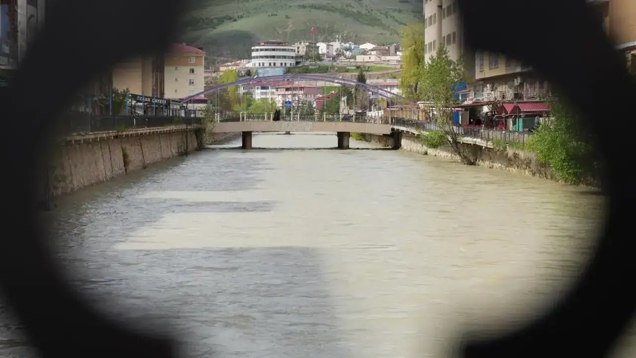 Çoruh Nehri coştu! Bayburt’ta su seviyesi yükseldi