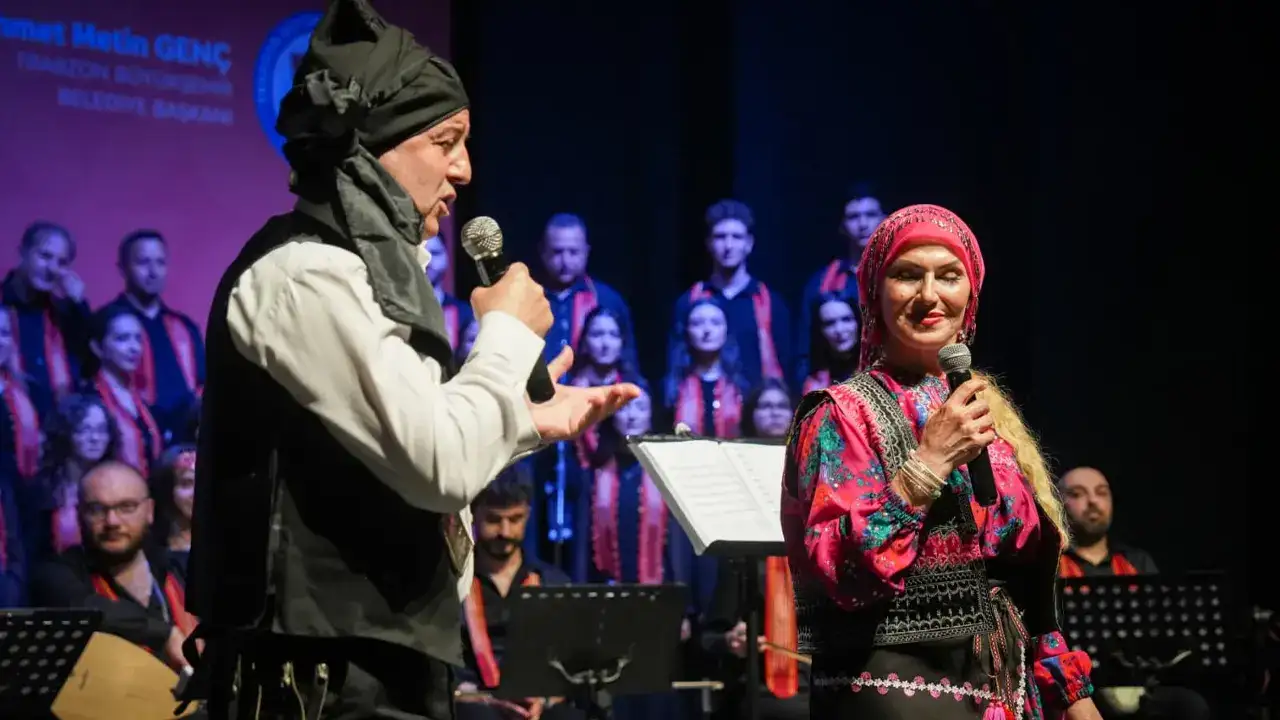 Trabzon’da türküler geceye damga vurdu! Konserlere yoğun ilgi