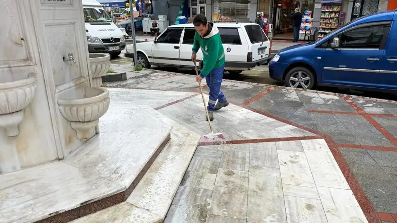 Rize’de bayram öncesi çevre temizliği çalışmaları sürüyor