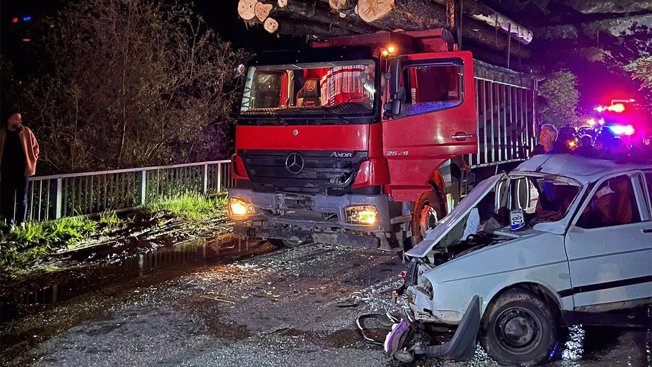 Gümüşhane’de köprü girişinde feci kaza: 2 ağır yaralı