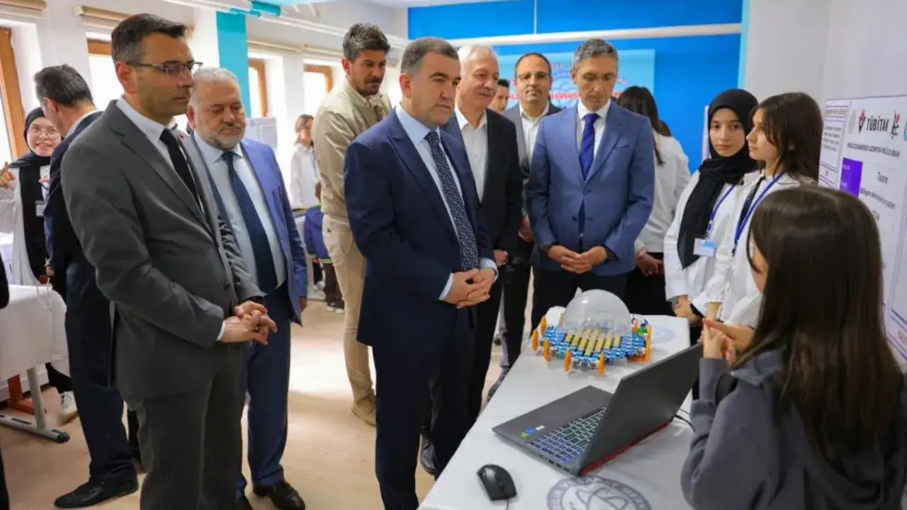 Bayburt BİLSEM öğrencilerinden bilim fuarında dikkat çeken projeler