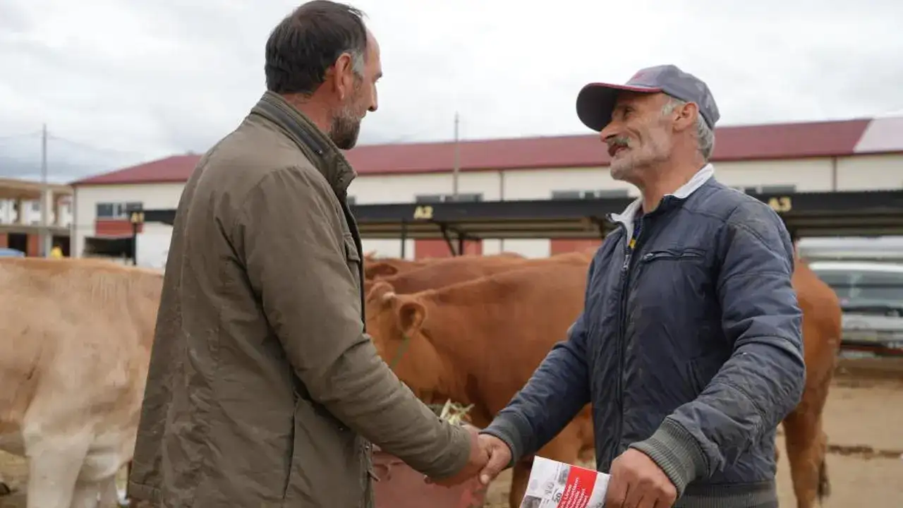 Bayburt Canlı Hayvan Pazarı’nda bayram hareketliliği