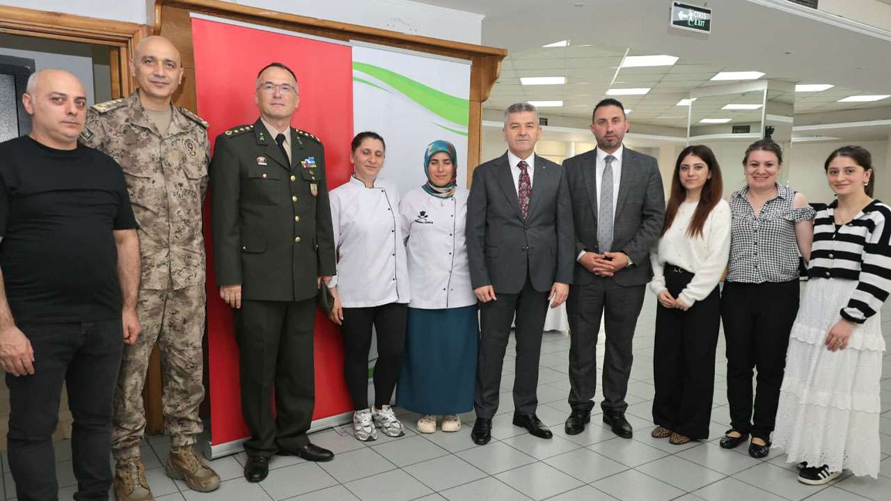 Artvin’de bayramlaşma programı düzenlendi