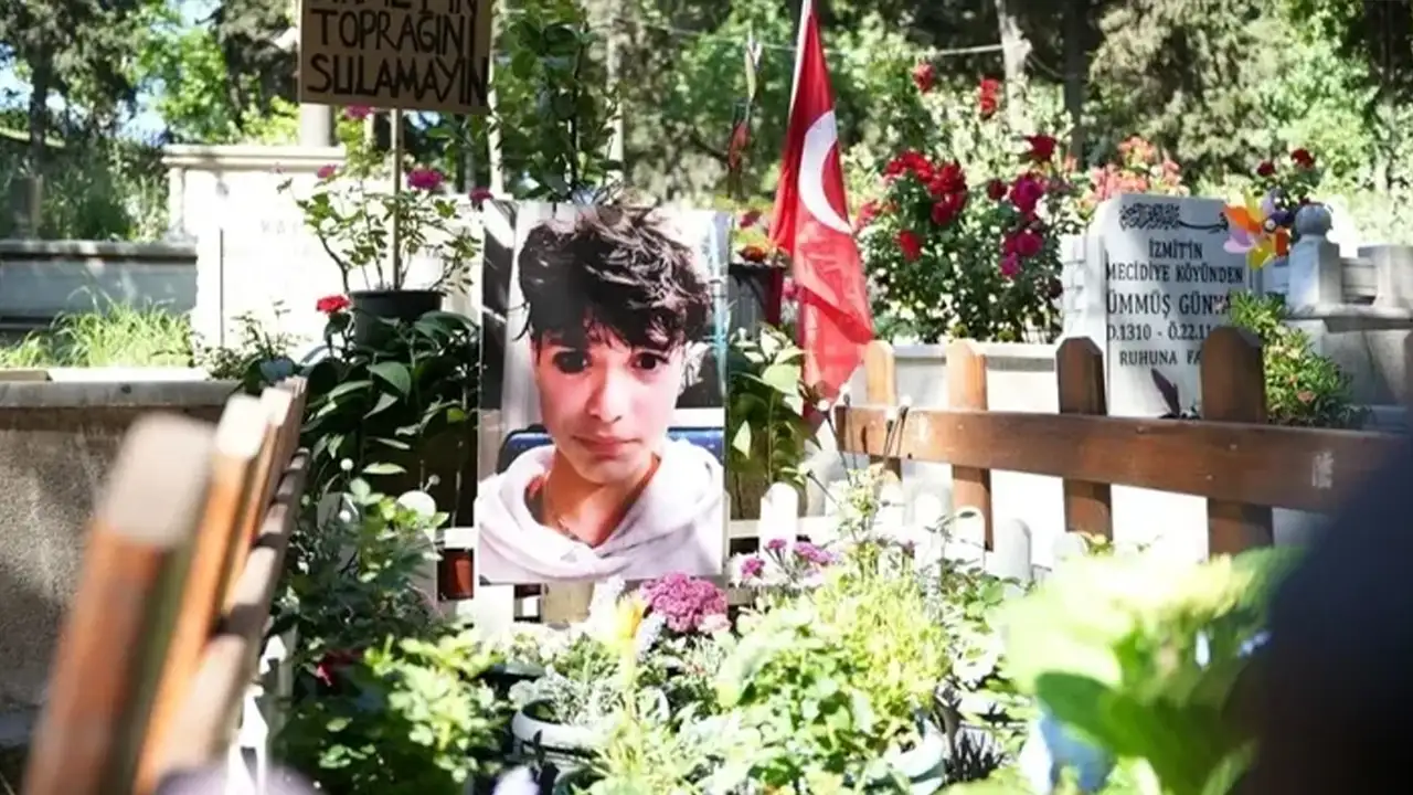 Mattia Ahmet Minguzzi'nin ailesi, bayramın ilk günü çocuklarının mezarını ziyaret etti