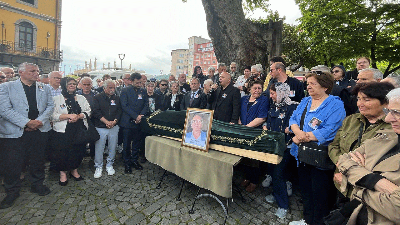 Trabzon'un sevilen siyasetçisi son yolculuğuna uğurlandı
