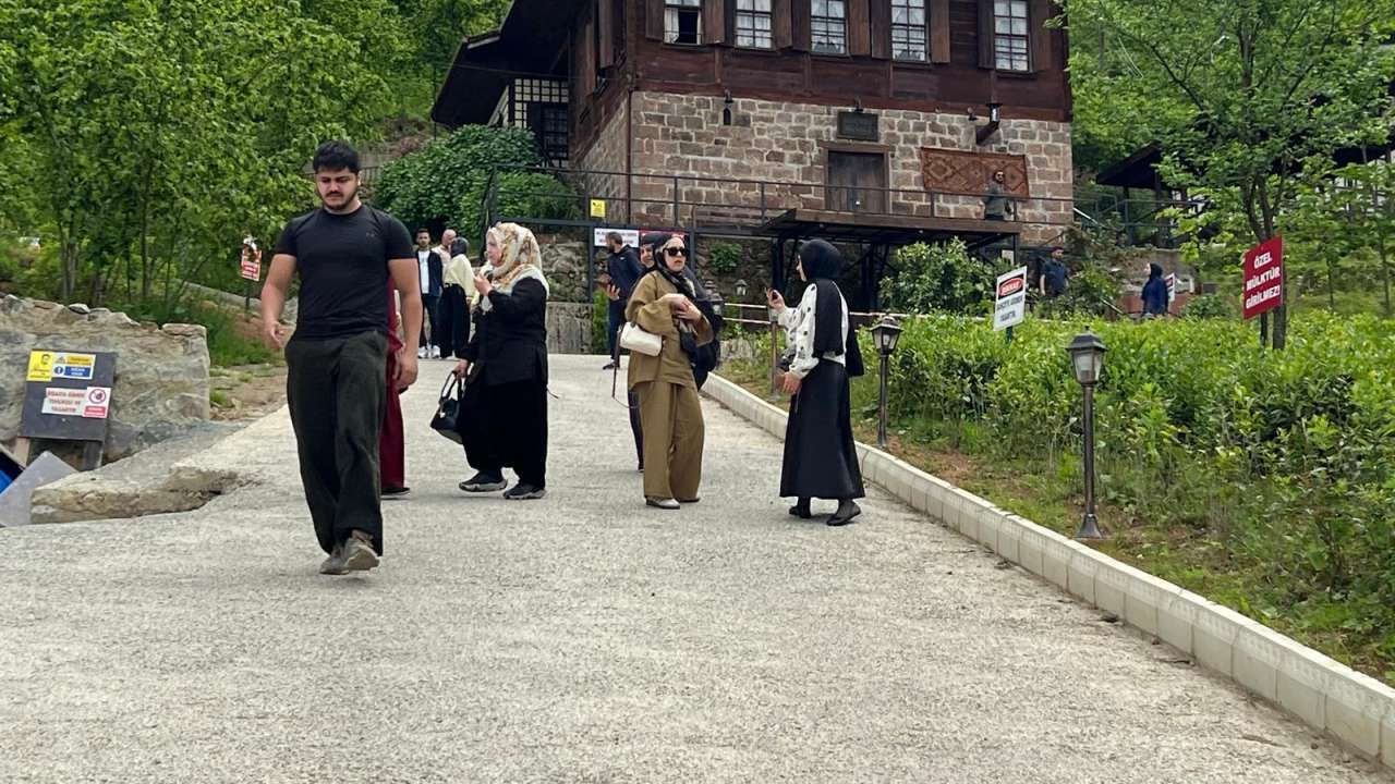 Taşacak Bu Deniz dizisi Koçari Konağı bayramda ziyaretçi akınına uğradı