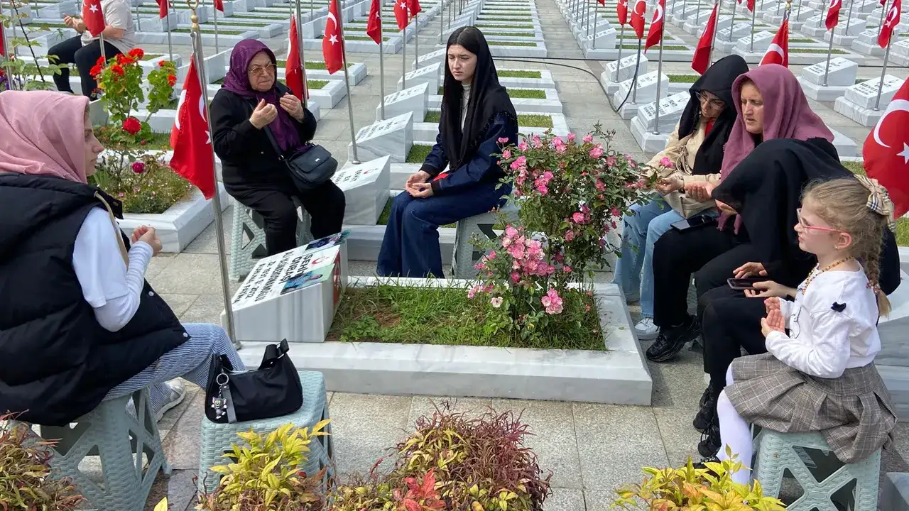 Trabzon’da Şehitler bayramın ikinci gününde dualarla anıldı