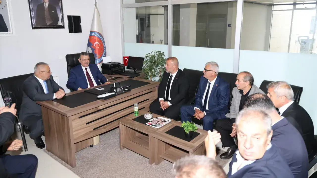 Başkan Genç muhtarlarla bayramlaştı: “Trabzon’umuz için birlikte çalışacağız”