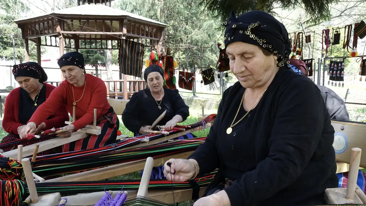 Tonya’da kadınların dokuduğu miras geleceğe taşınıyor! "Yöresel ürünlerimizi yaşatıyoruz"