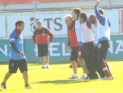 Yattara'nın takımı Tolga'yı yendi