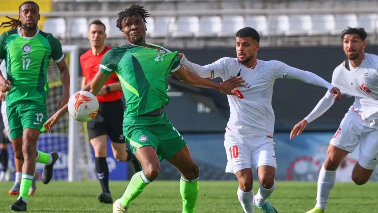 Trabzonspor'da Chibuike Nwaiwu Nijerya formasıyla yeniden ilk 11'de!